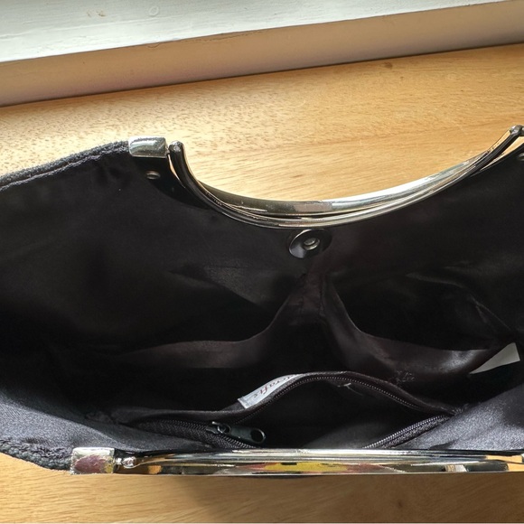 Vintage Red/Black Silk Handbag with Floral Embroidery & chrome handle - Picture 6 of 10